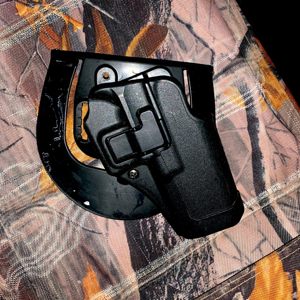 Blackhawk Serpa CQC holster for Glock 17